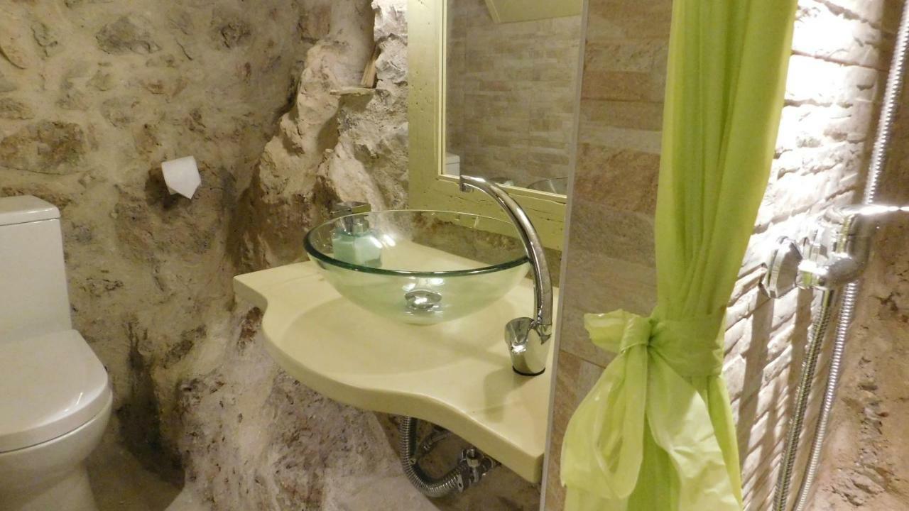 Agoriani Art Suite - 4 Seasons' Natural Living Lílaia Екстериор снимка